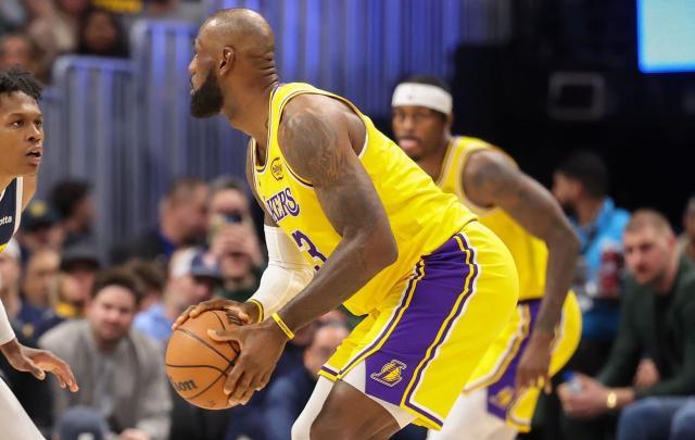 詹姆斯砍准三双+回应落选全明星首发：毫无反应