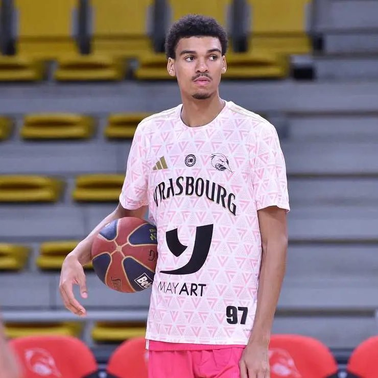 开云体育-马刺打造兄弟篮球？文班亚马弟弟20分8板4断 今年有资格参加选秀